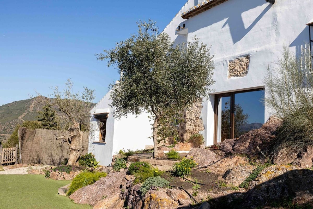 5 makuuhuone Huvila myytävänä paikassa Antequera mukana uima-altaan - 2 310 000 € (Ref: 9349311)