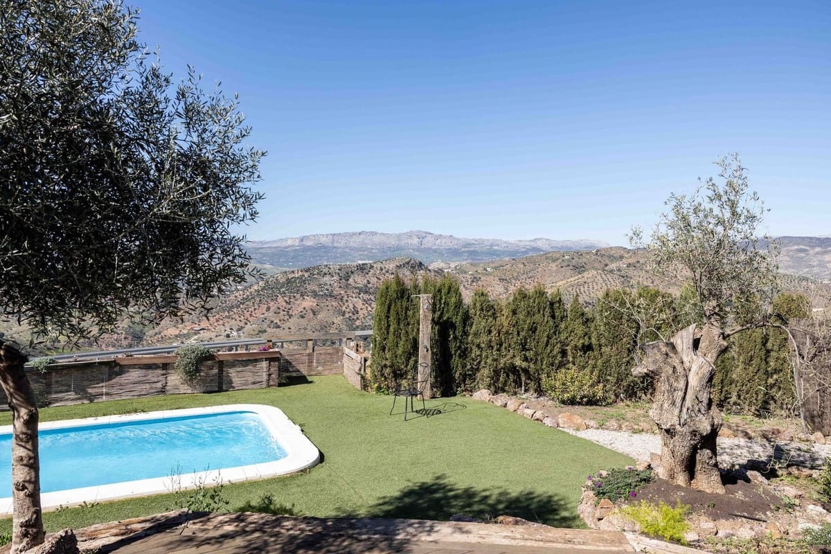 5 makuuhuone Huvila myytävänä paikassa Antequera mukana uima-altaan - 2 310 000 € (Ref: 9349311)