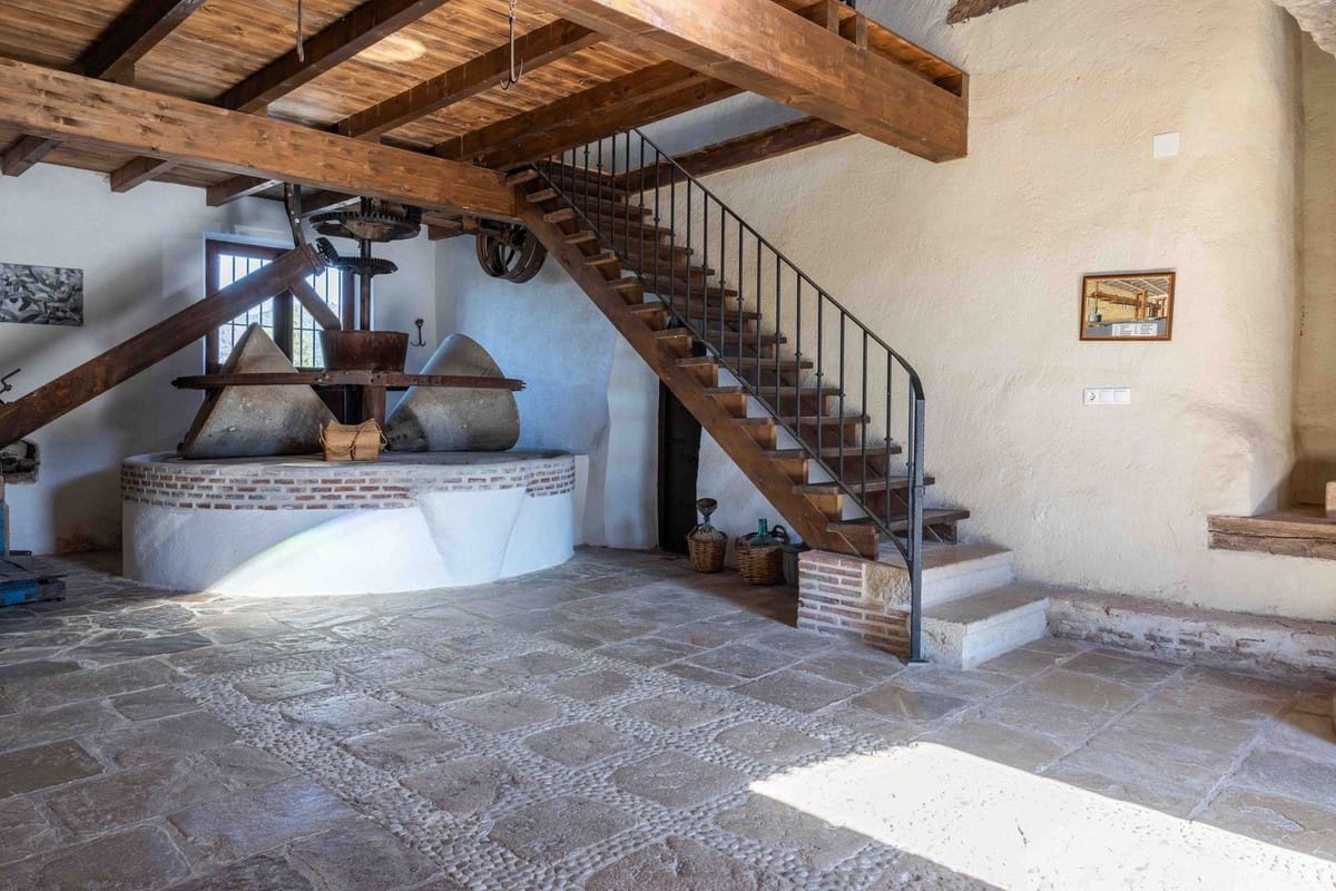 5 makuuhuone Huvila myytävänä paikassa Antequera mukana uima-altaan - 2 310 000 € (Ref: 9349311)