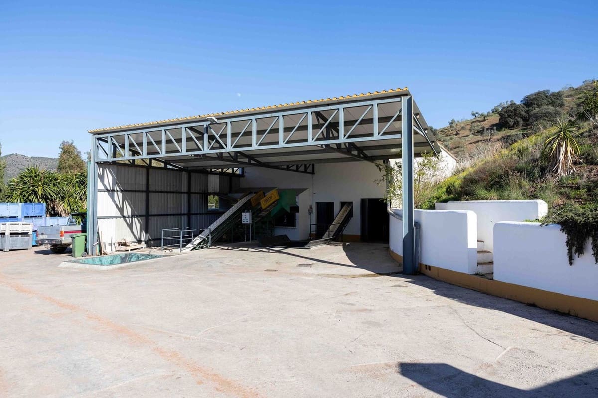 5 makuuhuone Huvila myytävänä paikassa Antequera mukana uima-altaan - 2 310 000 € (Ref: 9349311)