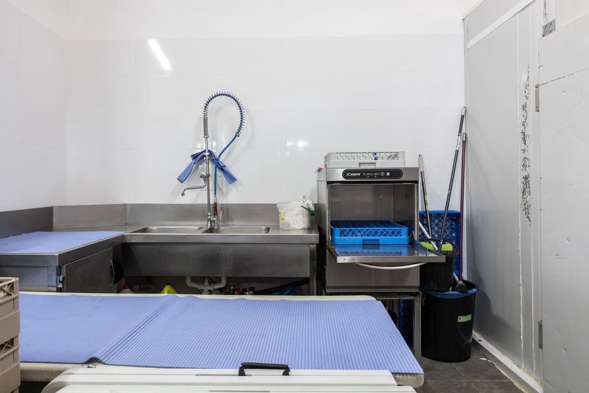 9 soverom Villa til salgs i Estepona med svømmebasseng - € 2 200 000 (Ref: 9353367)