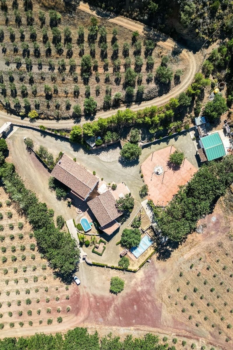 9 soverom Villa til salgs i Estepona med svømmebasseng - € 2 200 000 (Ref: 9353367)