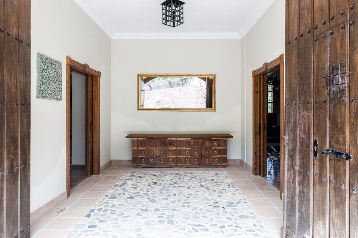 9 soverom Finca/Herregård til salgs i Malaga by - € 2 100 000 (Ref: 9353367)