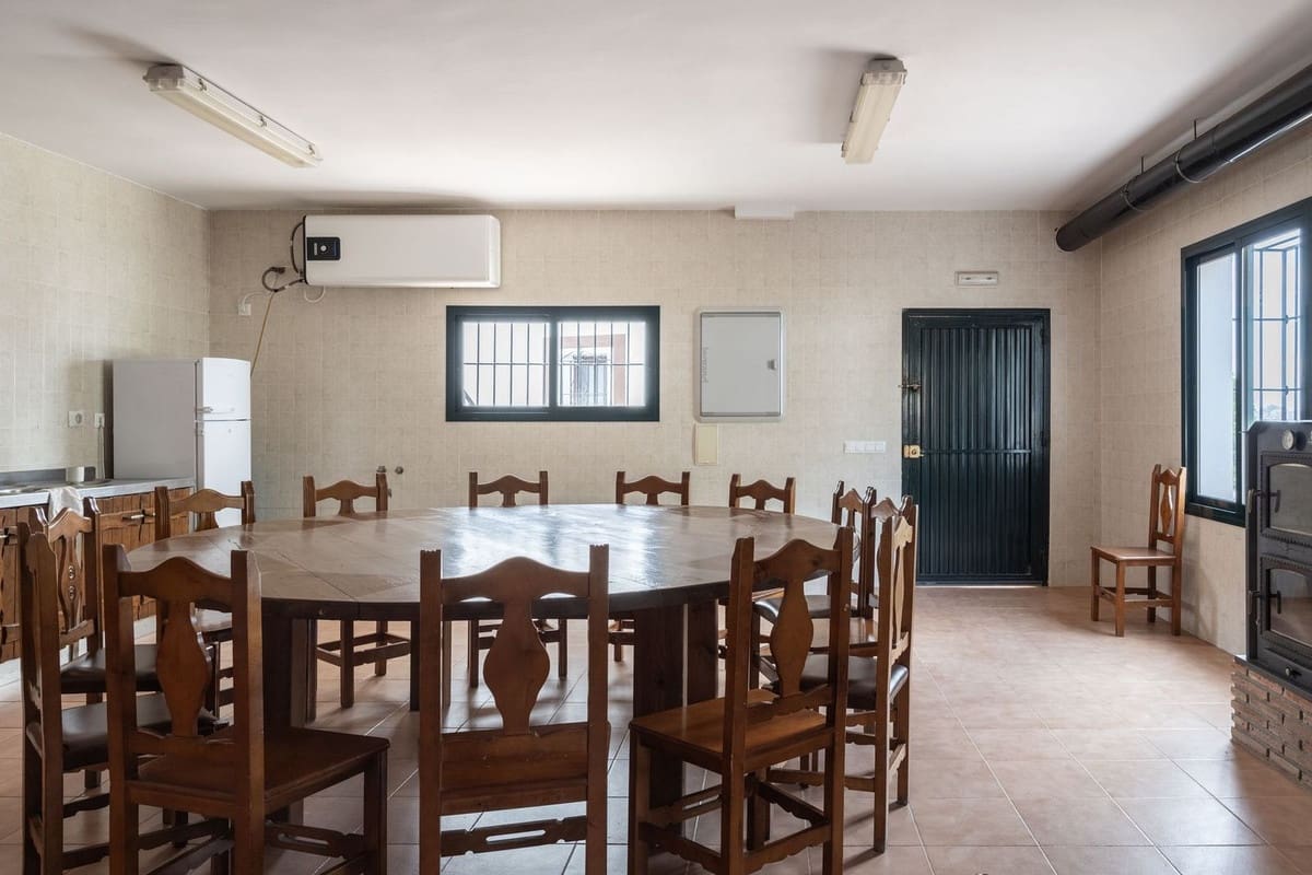 9 soverom Finca/Herregård til salgs i Malaga by - € 2 100 000 (Ref: 9353367)
