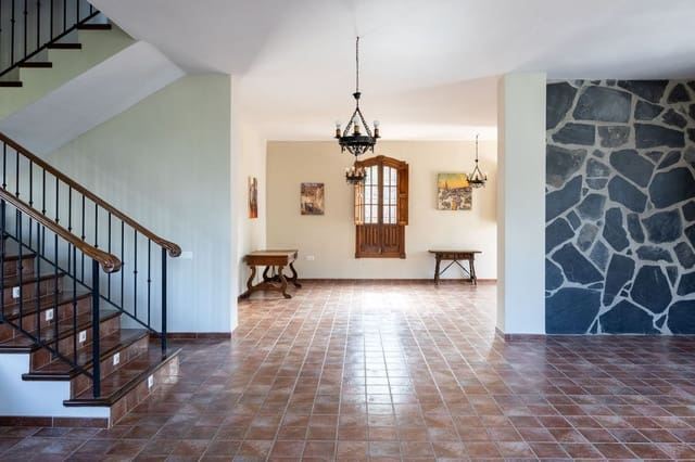 9 slaapkamer Finca/Landhuis te koop in Málaga stad - € 2.100.000 (Ref: 9353367)