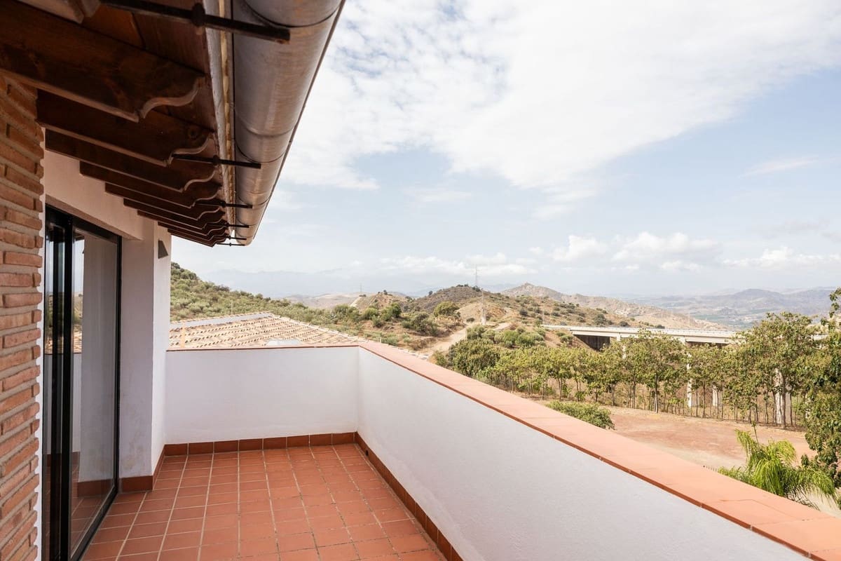 9 soverom Finca/Herregård til salgs i Malaga by - € 2 100 000 (Ref: 9353367)