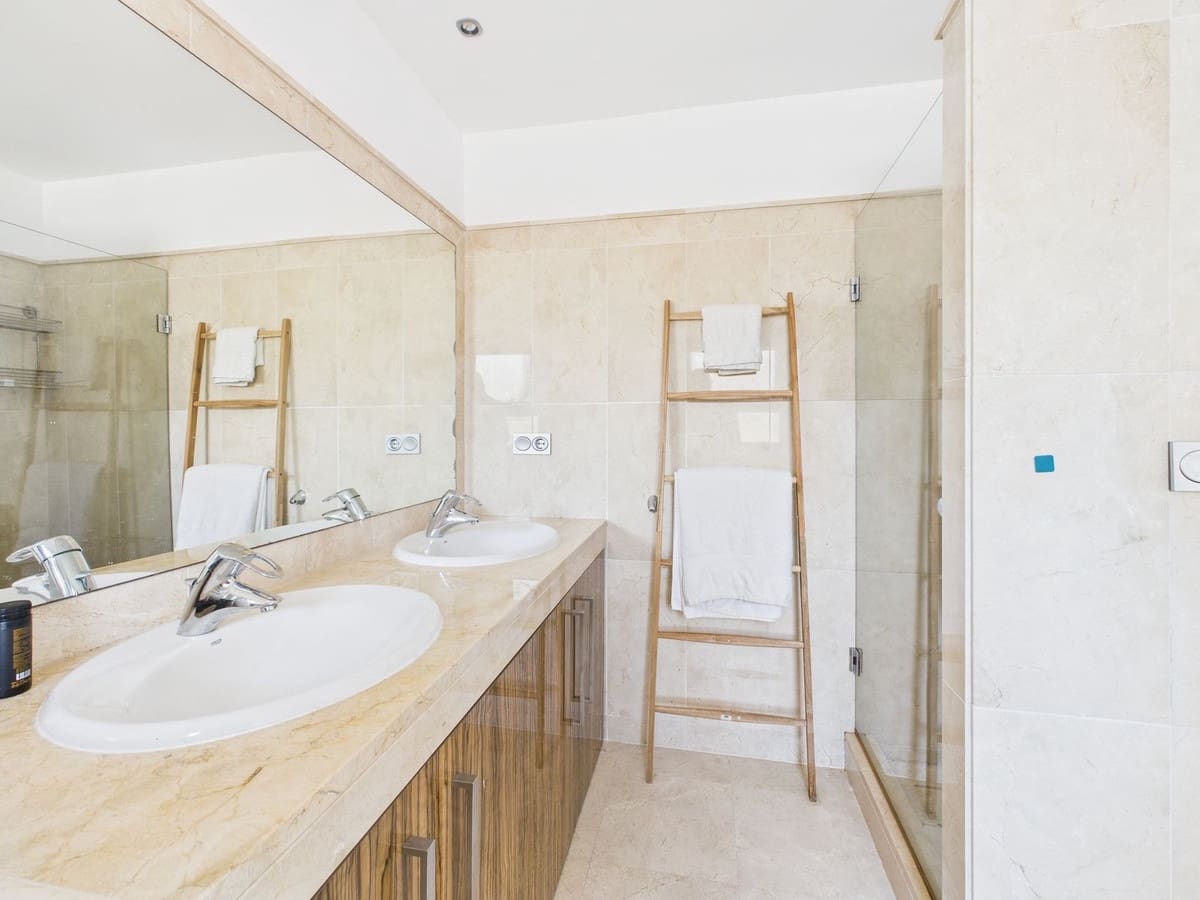 3 soveværelse Lejlighed til salg i Sotogrande med swimmingpool - € 699.000 (Ref: 9382523)