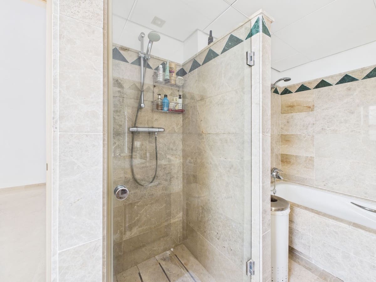 3 soveværelse Lejlighed til salg i Sotogrande med swimmingpool - € 699.000 (Ref: 9382523)