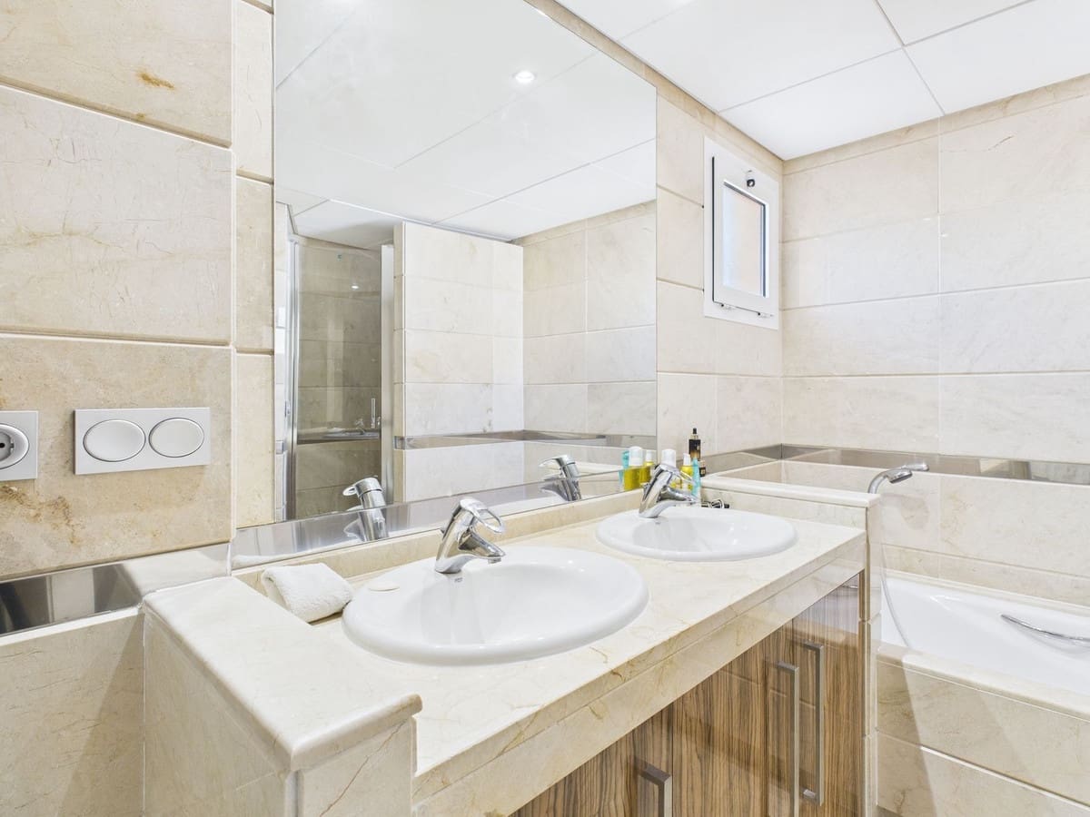 3 soveværelse Lejlighed til salg i Sotogrande med swimmingpool - € 699.000 (Ref: 9382523)