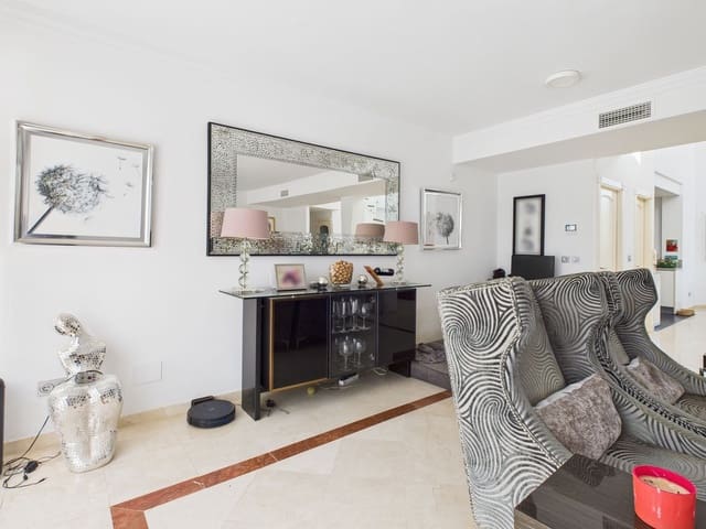 3 soveværelse Lejlighed til salg i Sotogrande, San Roque med swimmingpool - € 699.000 (Ref: 9382523)