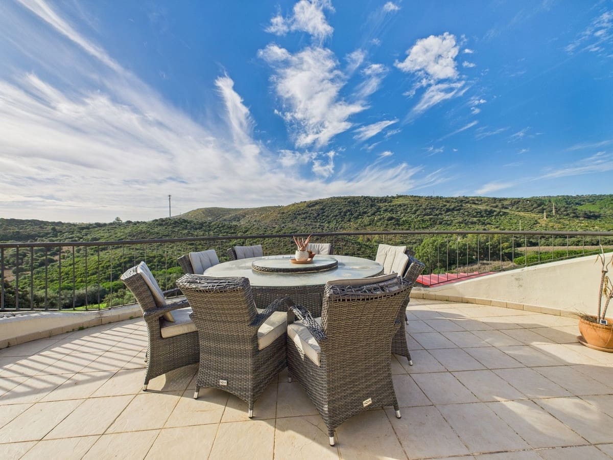 3 soveværelse Lejlighed til salg i Sotogrande med swimmingpool - € 699.000 (Ref: 9382523)