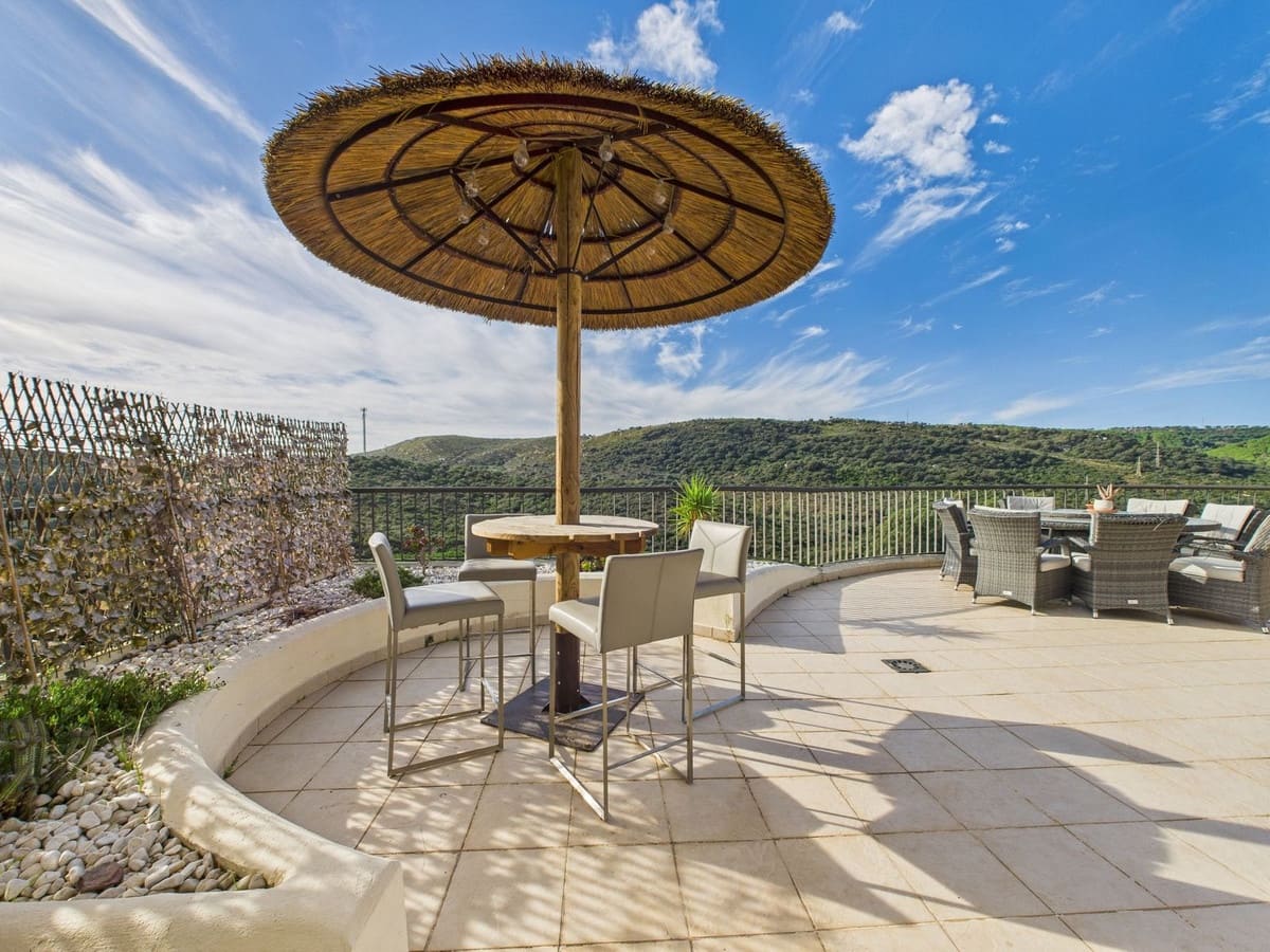 3 soveværelse Lejlighed til salg i Sotogrande med swimmingpool - € 699.000 (Ref: 9382523)