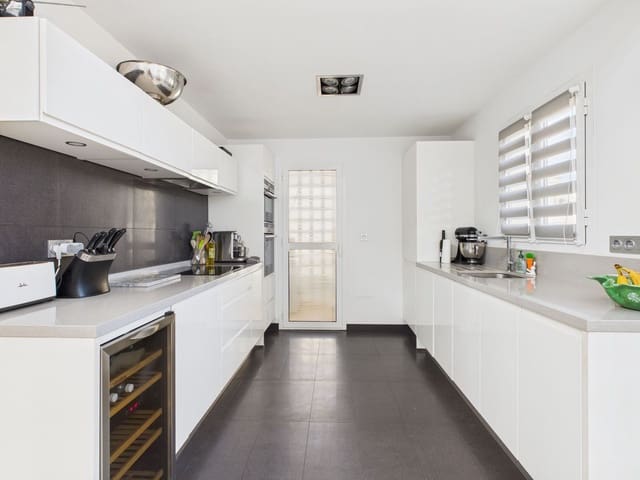 3 slaapkamer Appartement te koop in San Roque - € 649.995 (Ref: 9382523)