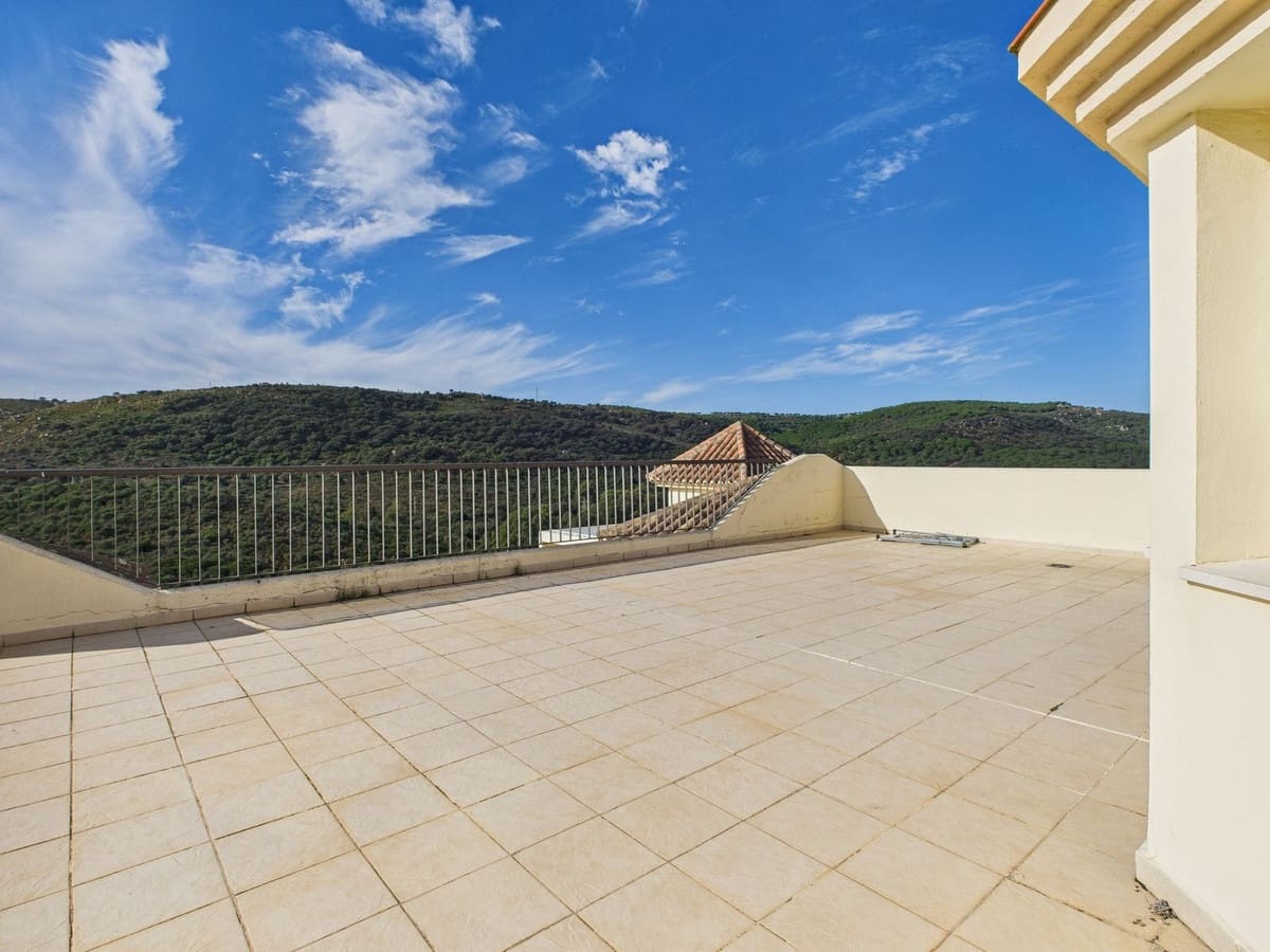 3 makuuhuone Huoneisto myytävänä paikassa San Roque - 649 995 € (Ref: 9382523)