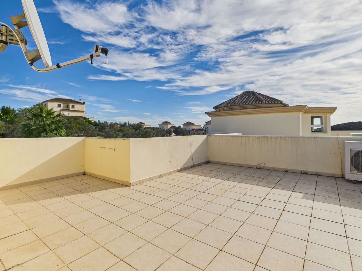3 makuuhuone Huoneisto myytävänä paikassa San Roque - 649 995 € (Ref: 9382523)