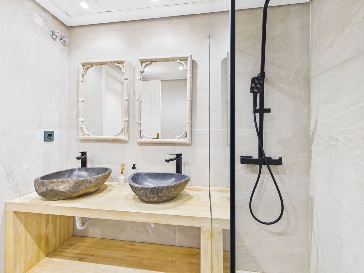 3 soveværelse Lejlighed til salg i La Duquesa / Puerto de la Duquesa med swimmingpool - € 625.000 (Ref: 9395866)