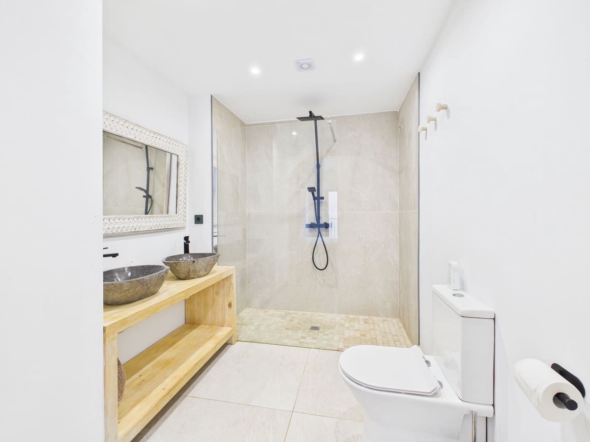 3 soveværelse Lejlighed til salg i La Duquesa / Puerto de la Duquesa med swimmingpool - € 625.000 (Ref: 9395866)