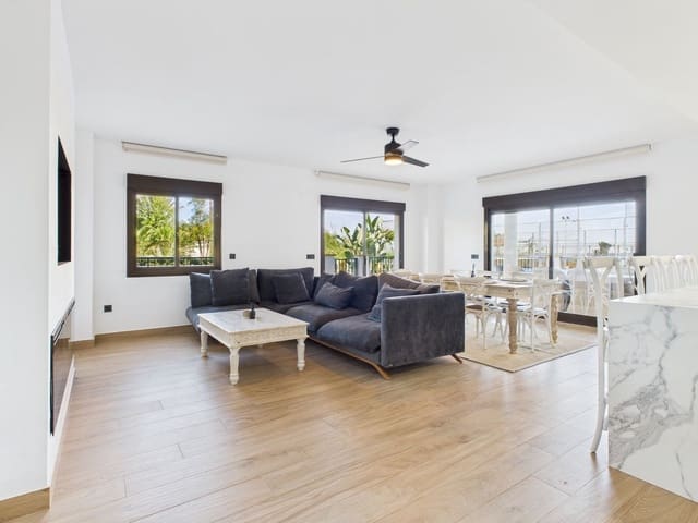 3 soveværelse Lejlighed til salg i La Duquesa / Puerto de la Duquesa, Manilva med swimmingpool - € 625.000 (Ref: 9395866)