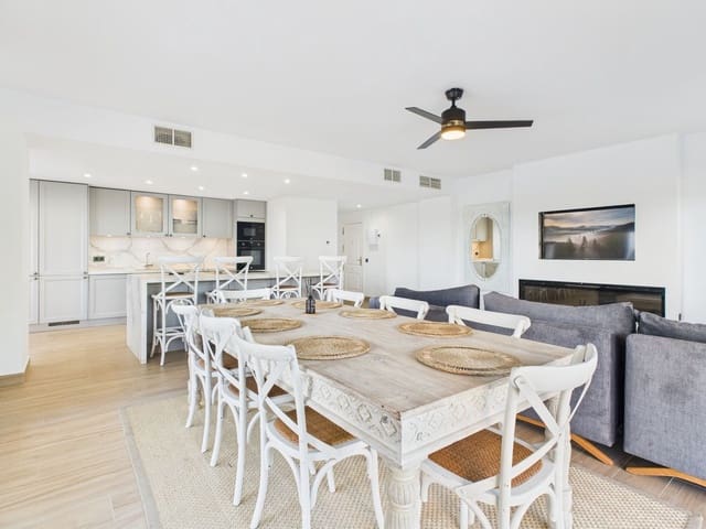 3 soveværelse Lejlighed til salg i La Duquesa / Puerto de la Duquesa, Manilva med swimmingpool - € 625.000 (Ref: 9395866)