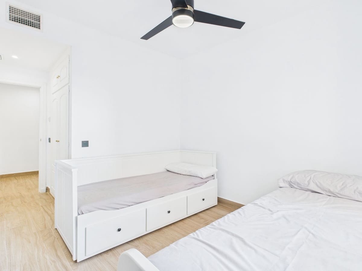 3 chambre Appartement à vendre à La Duquesa / Puerto de la Duquesa - 595 000 € (Ref: 9395866)