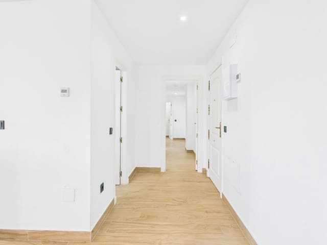 3 bedroom Apartment for sale in La Duquesa / Puerto de la Duquesa, Manilva - € 595,000 (Ref: 9395866)