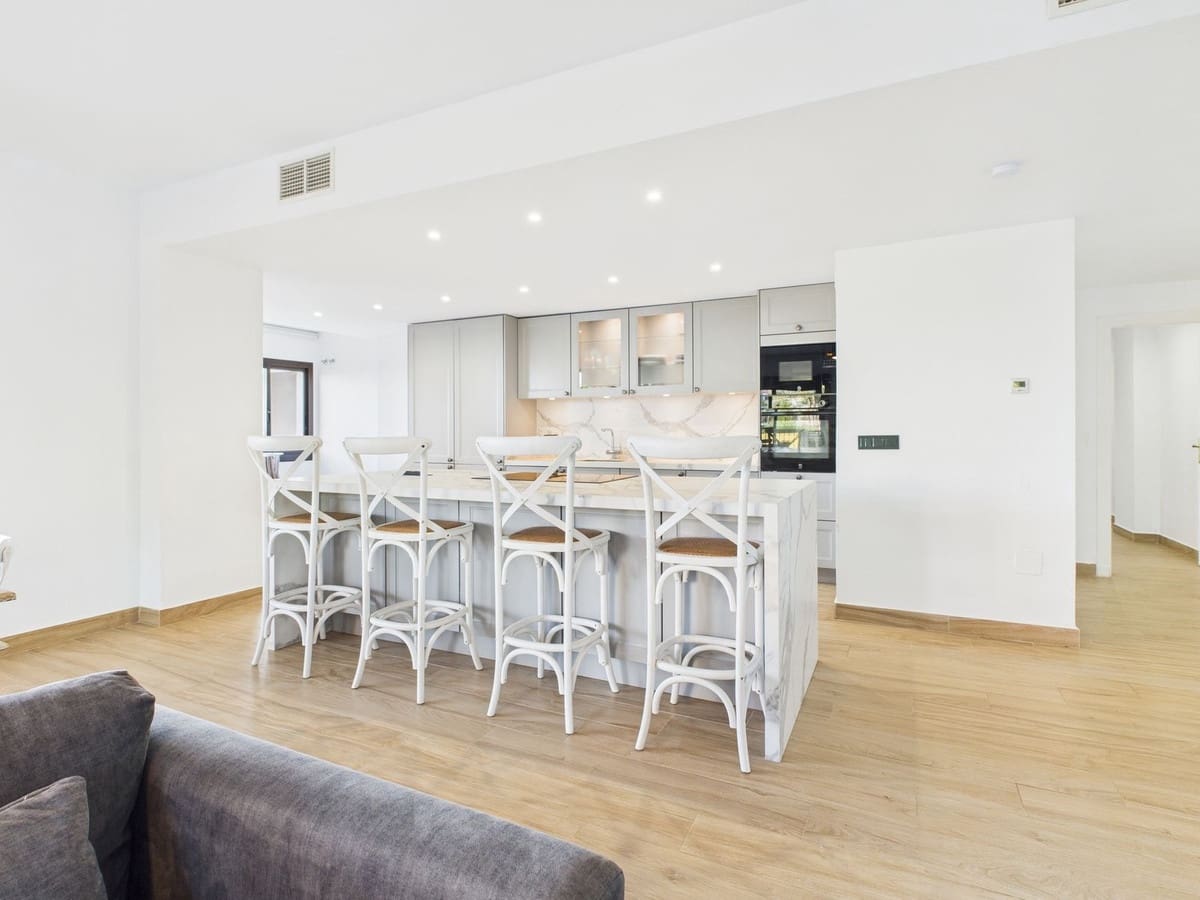 3 chambre Appartement à vendre à La Duquesa / Puerto de la Duquesa - 595 000 € (Ref: 9395866)
