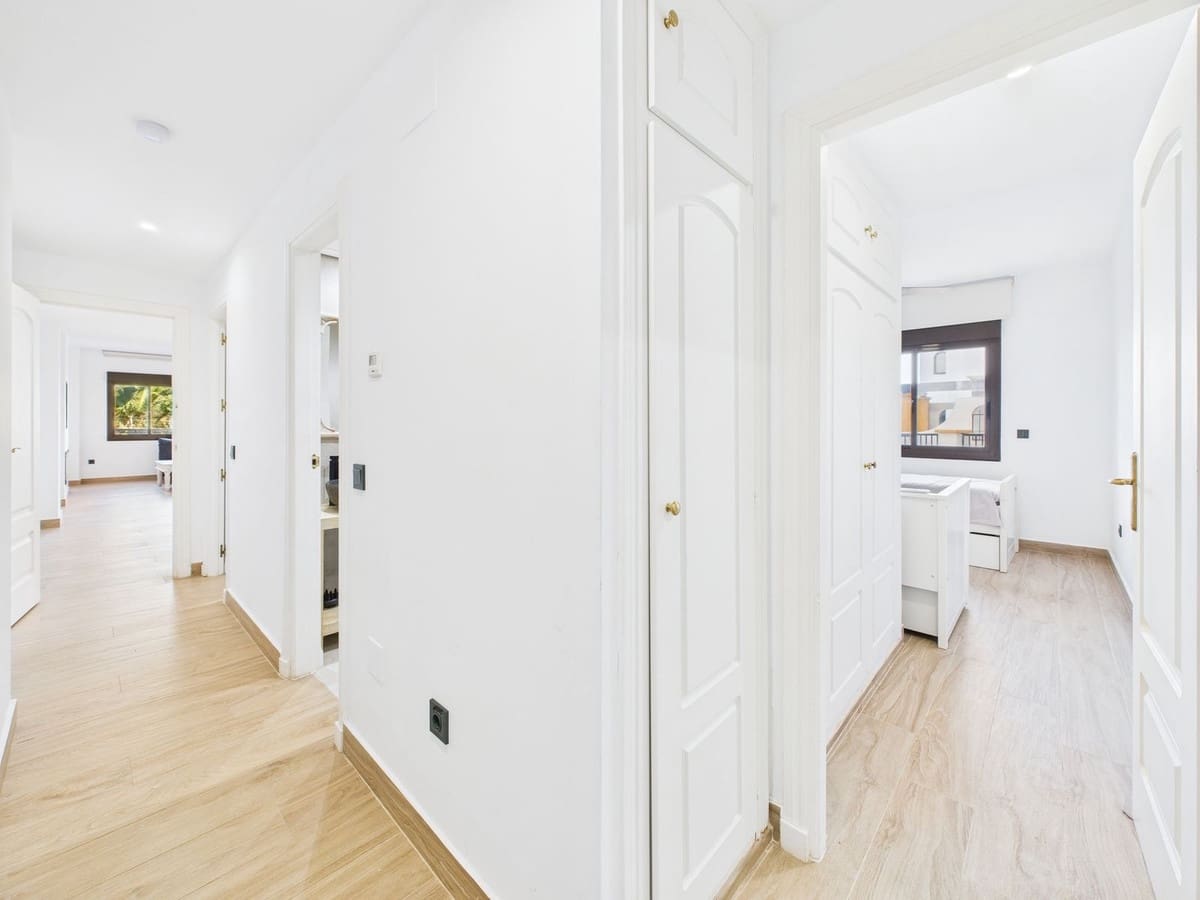 3 chambre Appartement à vendre à La Duquesa / Puerto de la Duquesa - 595 000 € (Ref: 9395866)