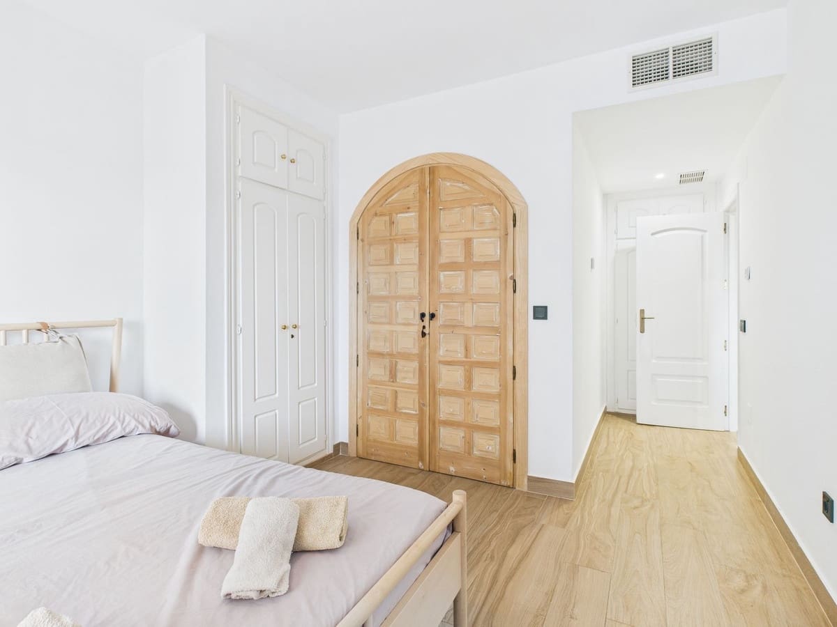 3 chambre Appartement à vendre à La Duquesa / Puerto de la Duquesa - 595 000 € (Ref: 9395866)