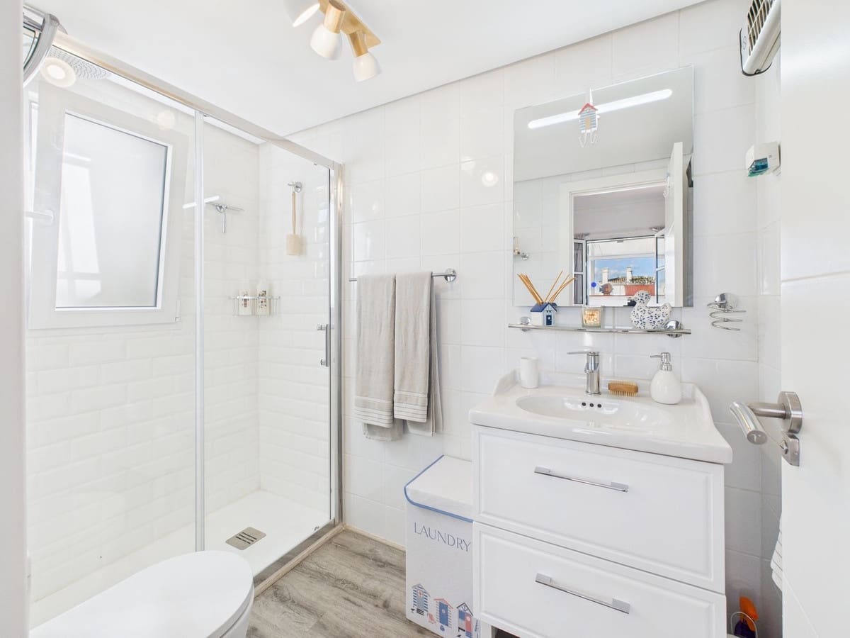 2 makuuhuone Huoneisto myytävänä paikassa La Duquesa / Puerto de la Duquesa - 330 000 € (Ref: 9406431)