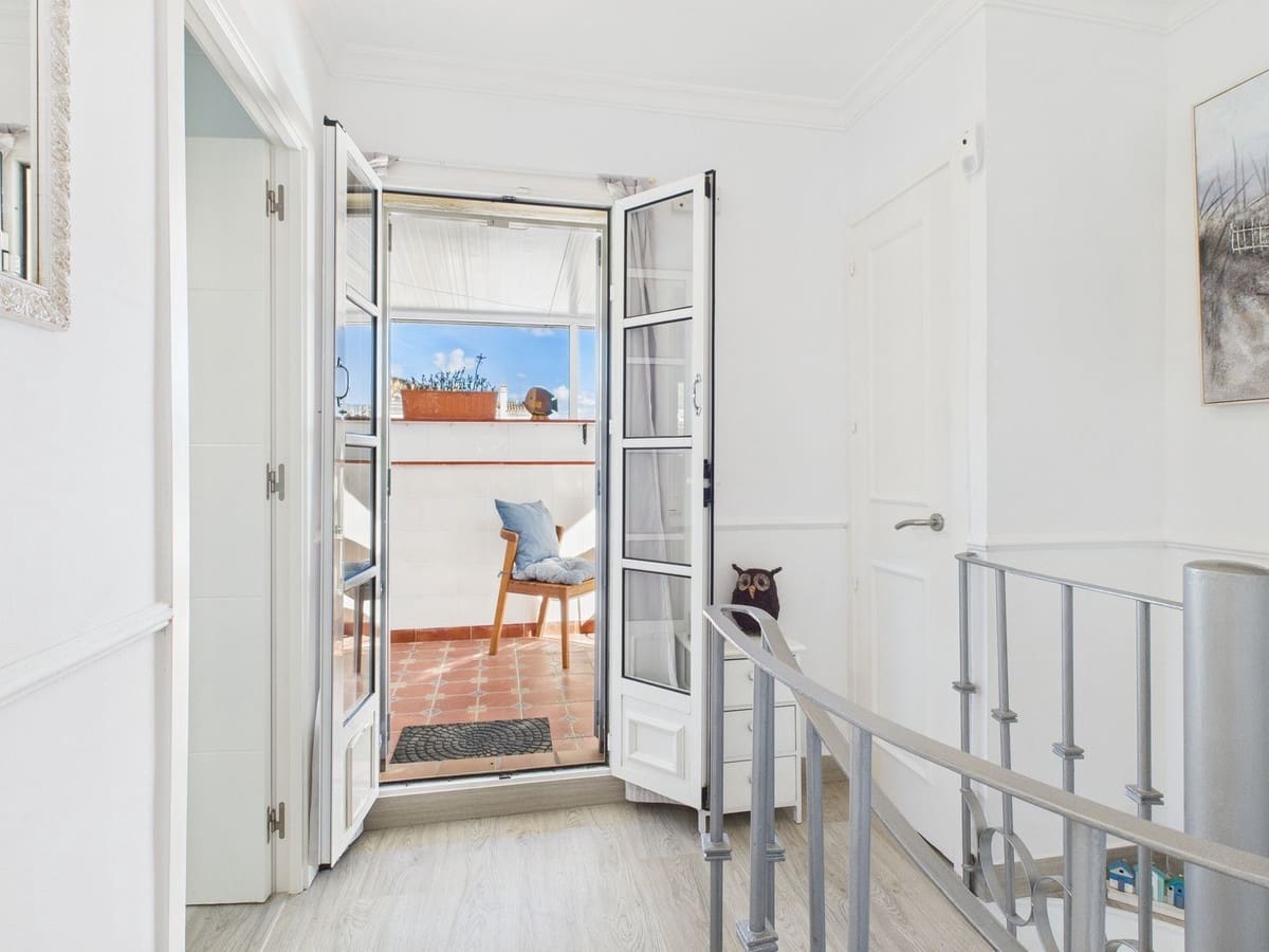 2 makuuhuone Huoneisto myytävänä paikassa La Duquesa / Puerto de la Duquesa - 330 000 € (Ref: 9406431)