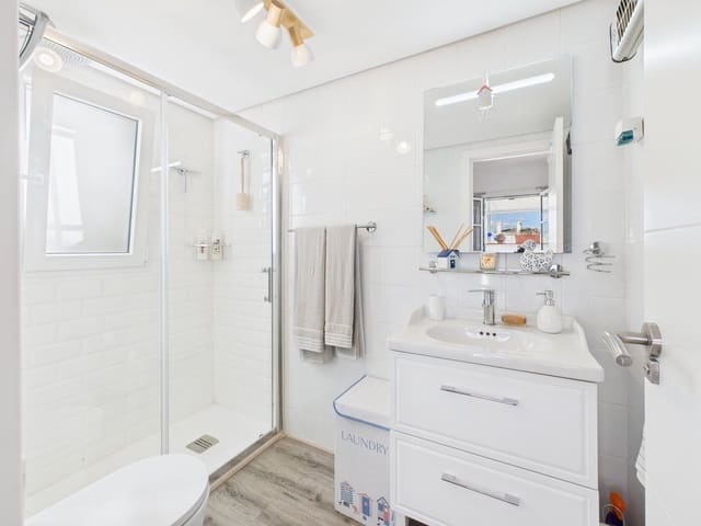 2 makuuhuone Huoneisto myytävänä paikassa La Duquesa / Puerto de la Duquesa, Manilva - 330 000 € (Ref: 9406431)