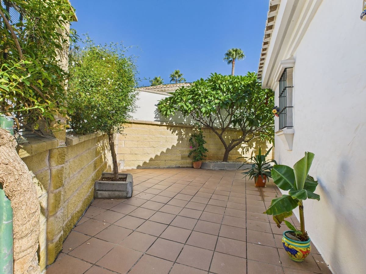 4 quarto Moradia para venda em El Padron com piscina - 795 000 € (Ref: 9422199)