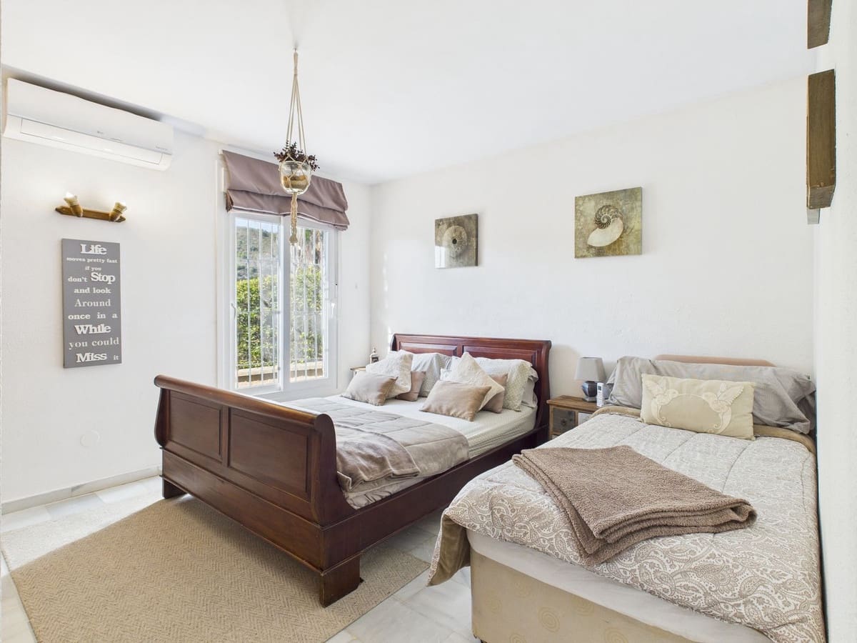 4 bedroom Villa for sale in El Padron - € 795,000 (Ref: 9422199)