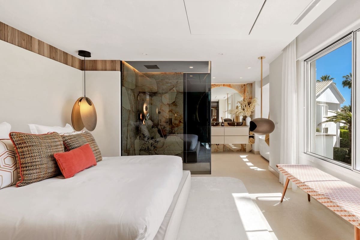 3 quarto Apartamento para venda em Los Monteros - 2 450 000 € (Ref: 9437679)