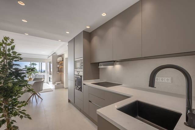 2 makuuhuone Huoneisto myytävänä paikassa Centro, Estepona mukana uima-altaan - 900 000 € (Ref: 9437680)