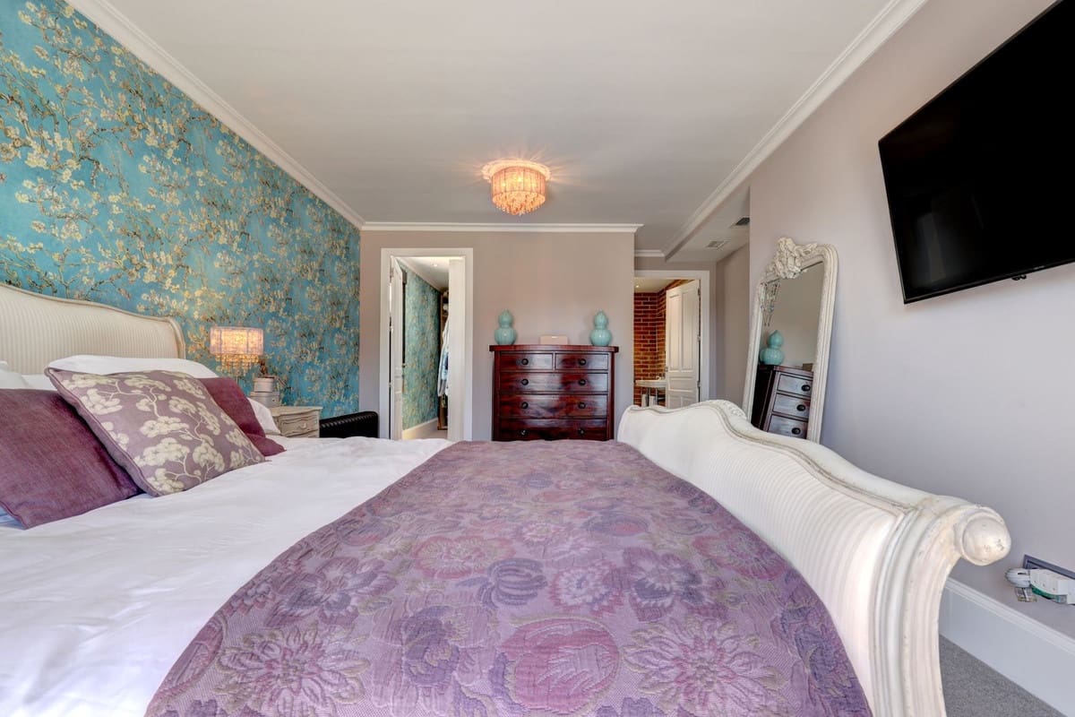 4 bedroom Villa for sale in Casares - € 2,250,000 (Ref: 9500096)