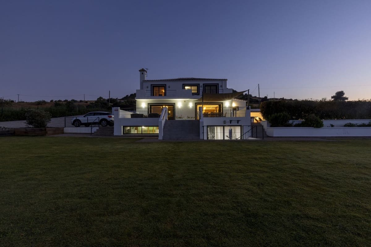 4 bedroom Villa for sale in Casares - € 2,250,000 (Ref: 9500096)