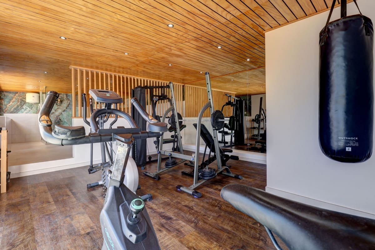 4 bedroom Villa for sale in Casares - € 2,250,000 (Ref: 9500096)