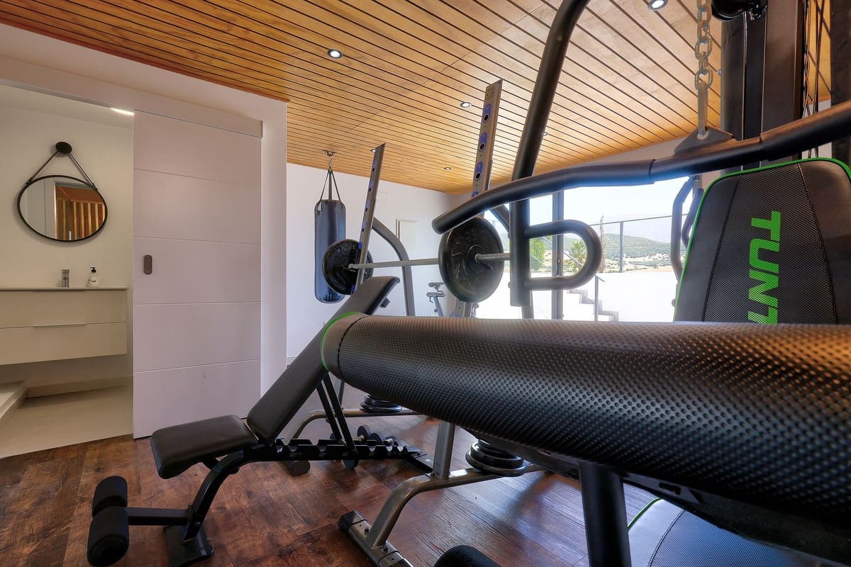 4 bedroom Villa for sale in Casares - € 2,250,000 (Ref: 9500096)