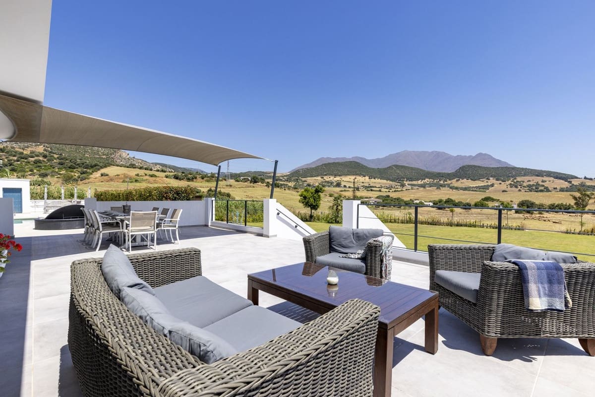 Chalet de 4 habitaciones en Casares en venta - 2.250.000 € (Ref: 9500096)