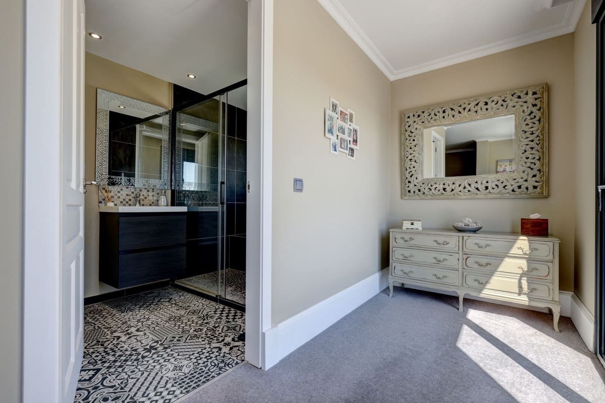 Chalet de 4 habitaciones en Casares en venta - 2.250.000 € (Ref: 9500096)