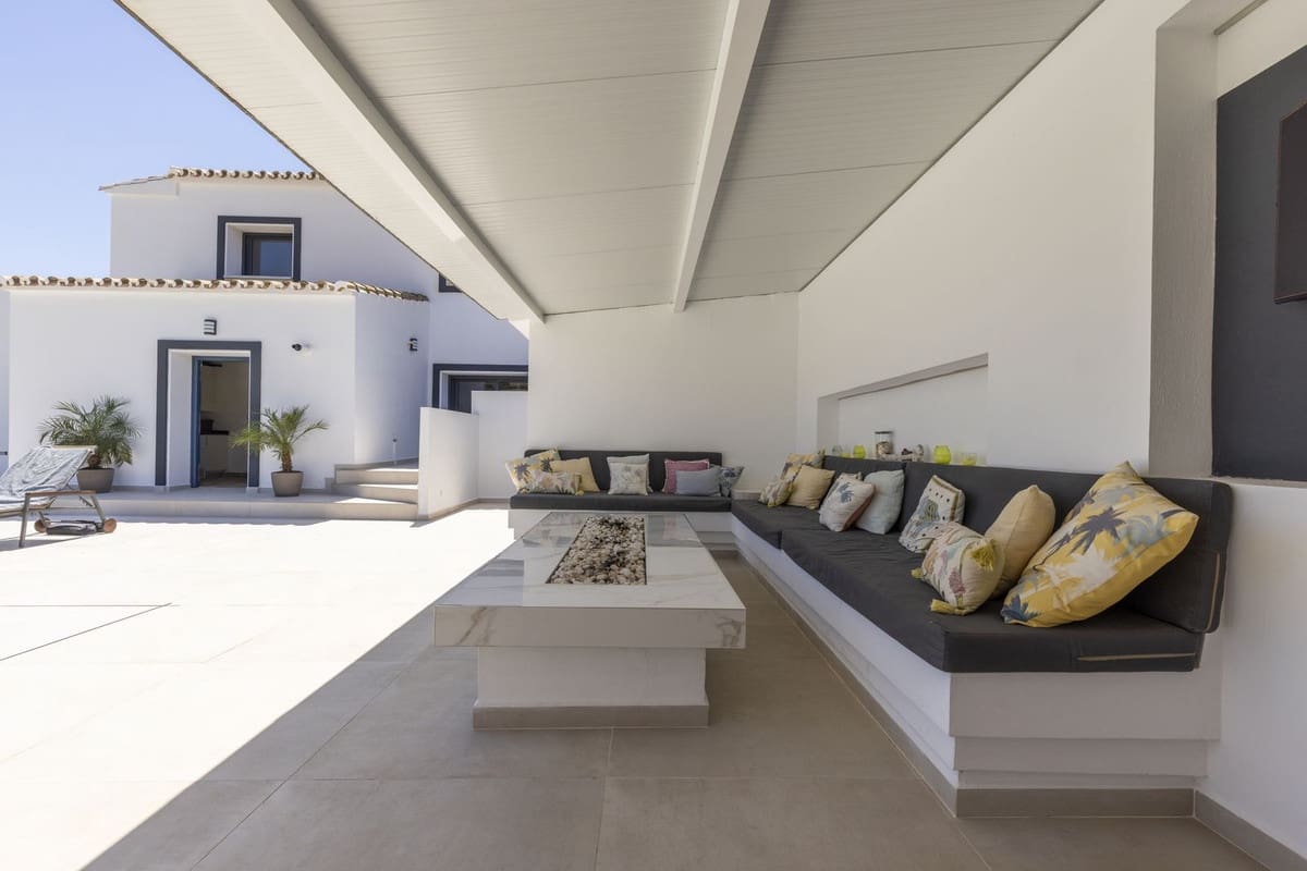 Chalet de 4 habitaciones en Casares en venta - 2.250.000 € (Ref: 9500096)
