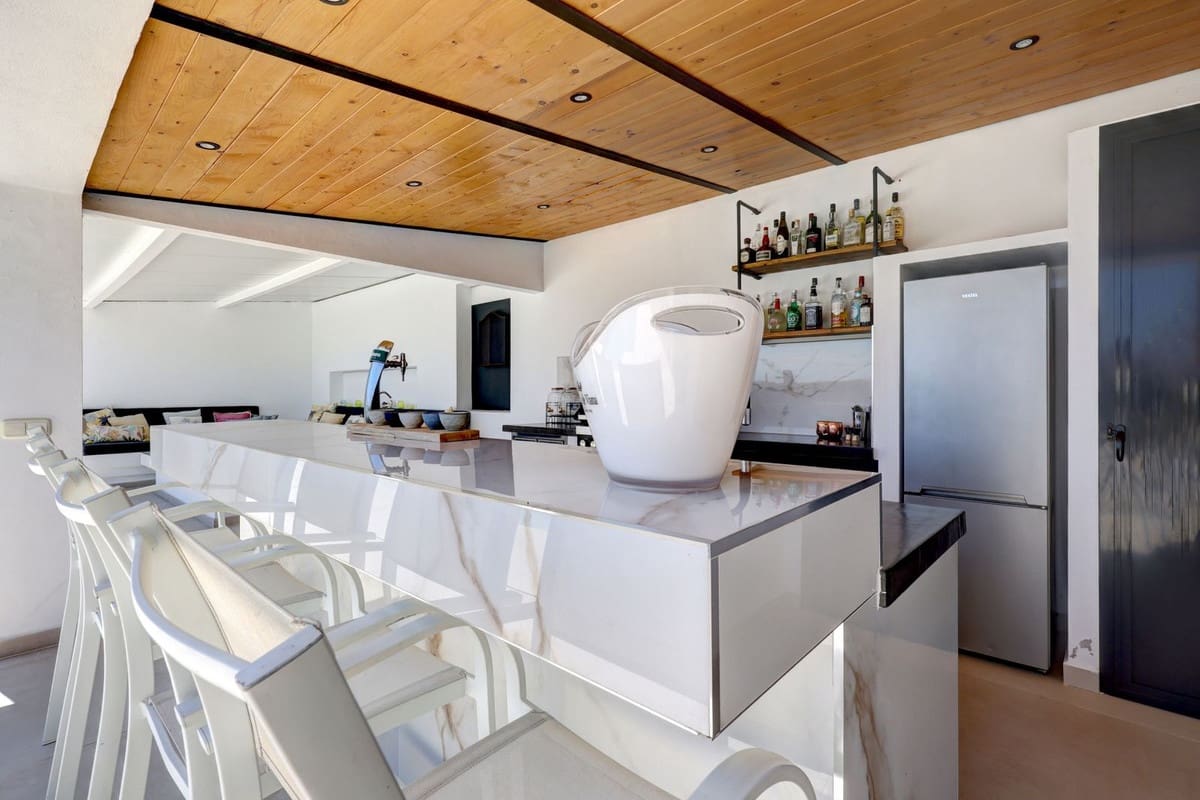 Chalet de 4 habitaciones en Casares en venta - 2.250.000 € (Ref: 9500096)