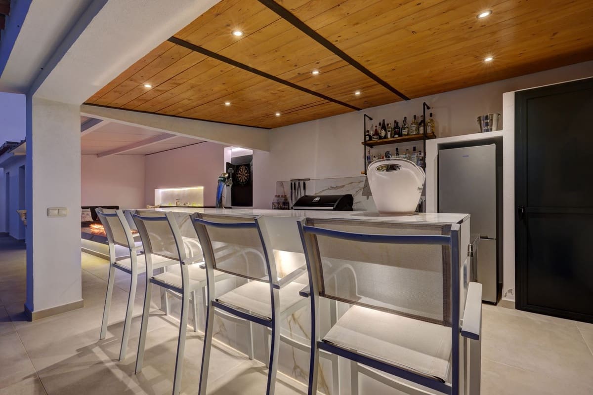 Chalet de 4 habitaciones en Casares en venta - 2.250.000 € (Ref: 9500096)