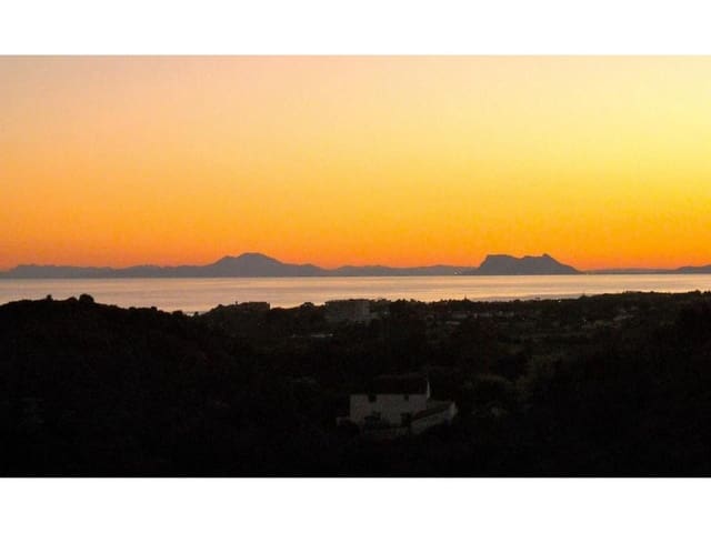 Tomt till salu i Estepona - 695 000 € (Ref: 9500114)