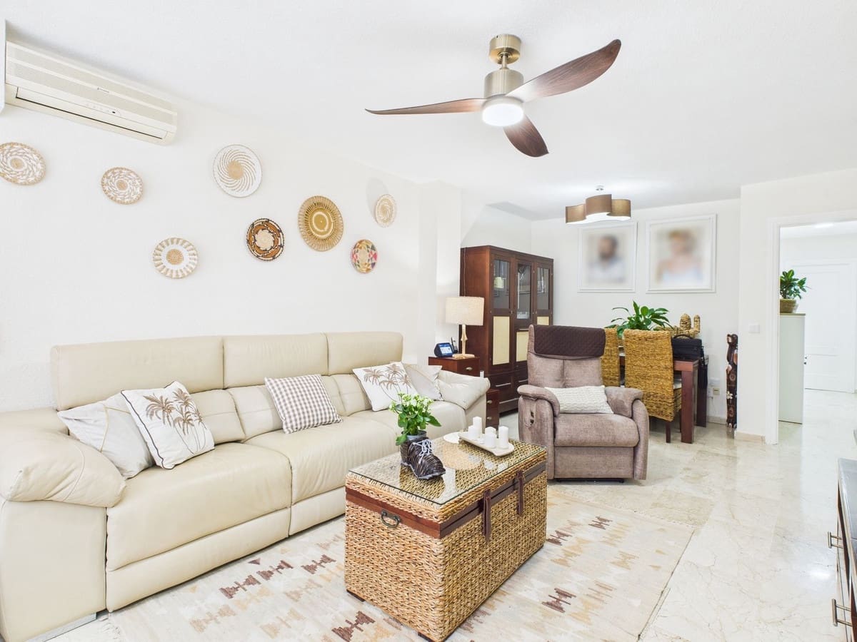 Apartamento de 2 habitaciones en Estepona en venta - 560.000 € (Ref: 9529394)