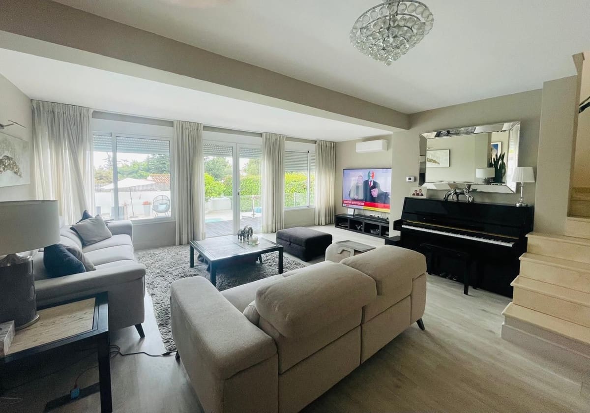 Chalet de 6 habitaciones en Marbella en venta - 1.795.000 € (Ref: 9529397)