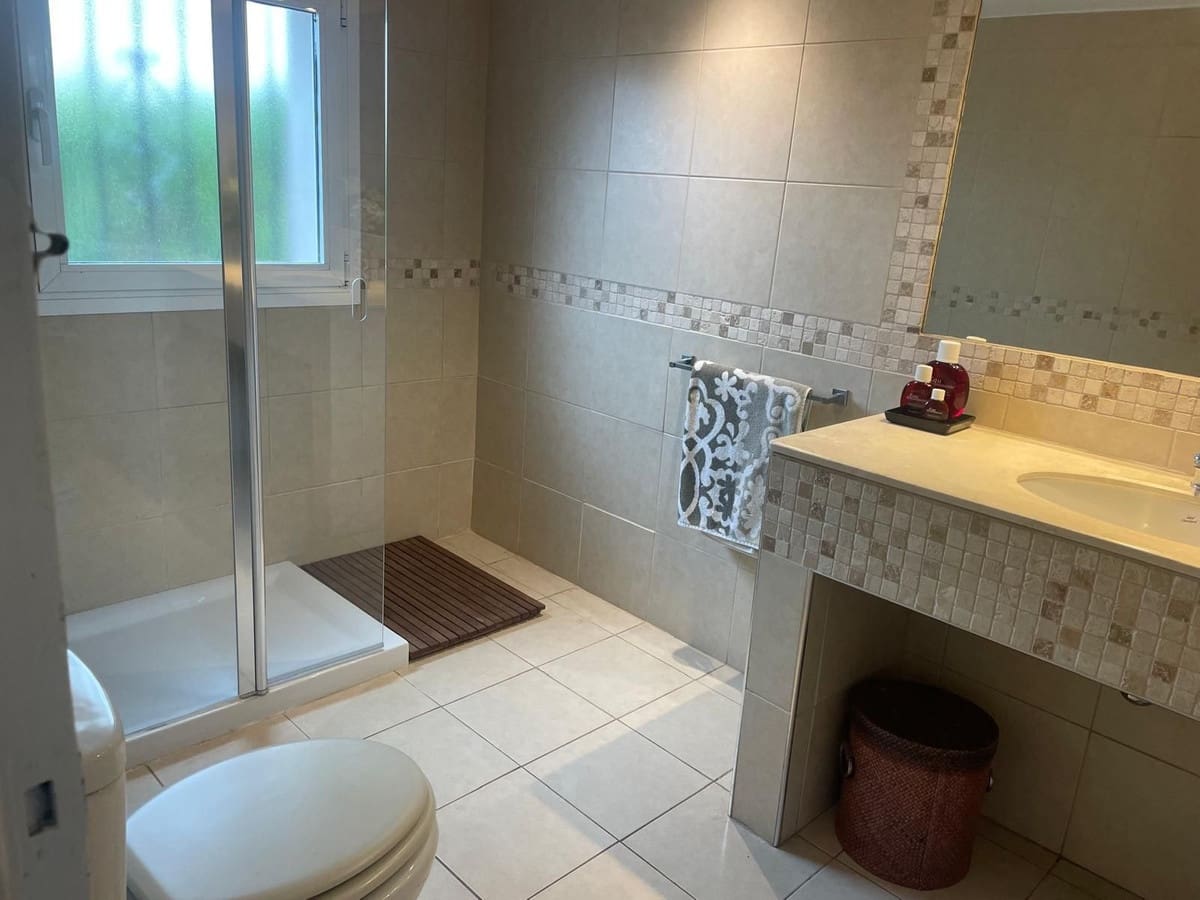 Chalet de 6 habitaciones en Marbella en venta - 1.795.000 € (Ref: 9529397)