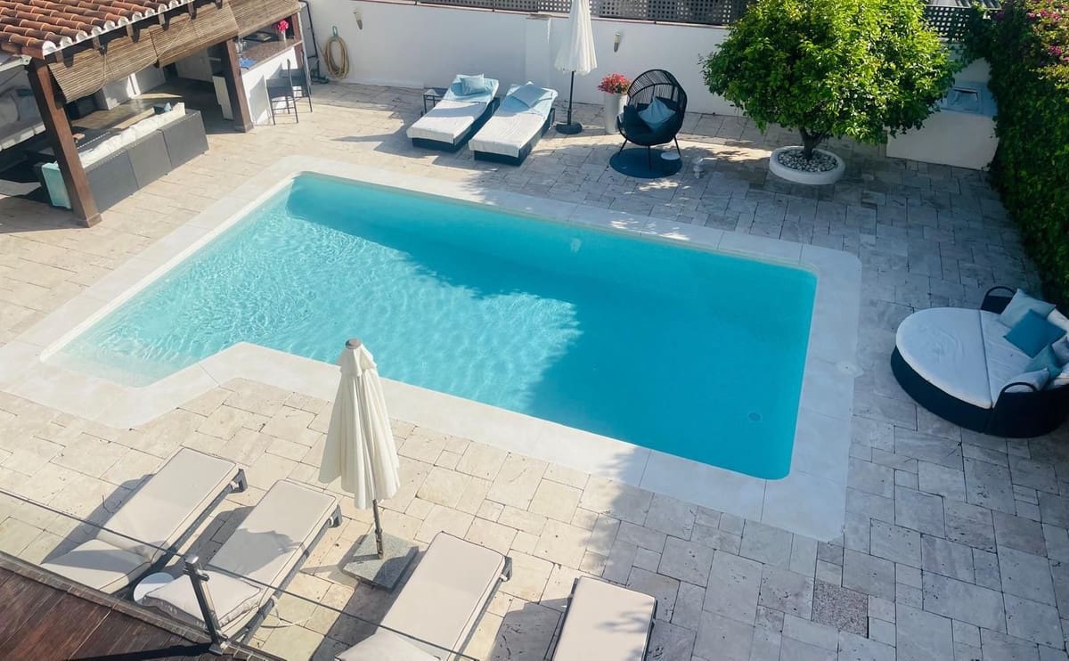 Chalet de 6 habitaciones en Marbella en venta - 1.795.000 € (Ref: 9529397)