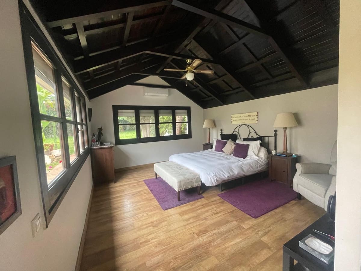 Chalet de 6 habitaciones en Marbella en venta - 1.795.000 € (Ref: 9529397)